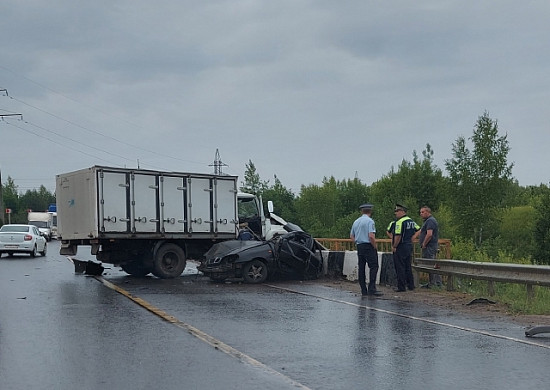  В Кинешме в жестком ДТП погибли два человека 